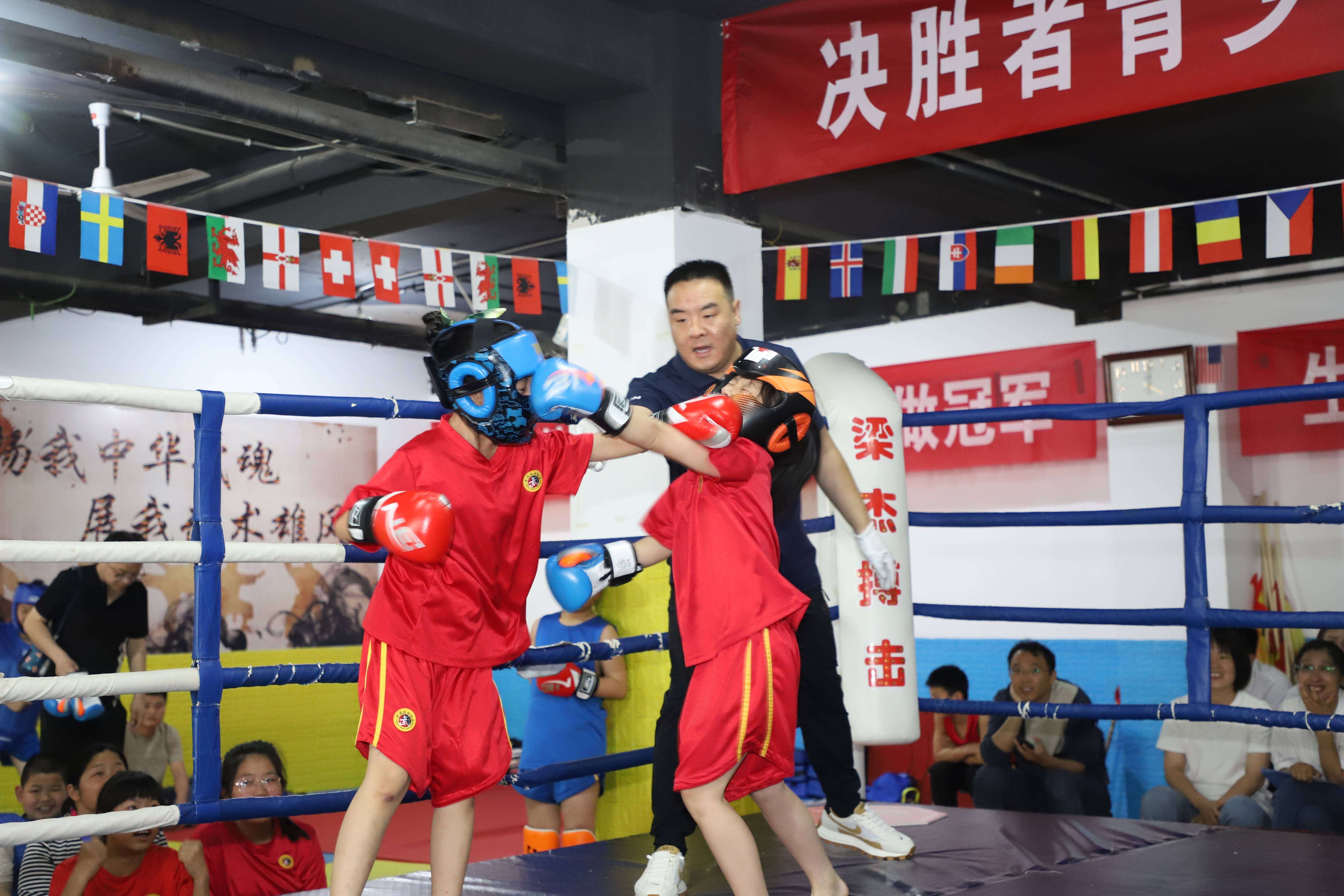 战局波澜壮阔，场上球员们奋勇拼搏，决胜谁手？的简单介绍