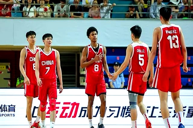 国青男篮暴露了差距、展现了潜力