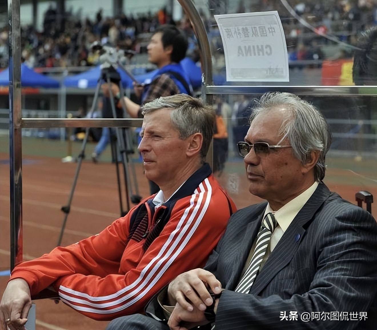 关于韩媒:中国足球又找借口请里皮也没进世界杯的信息